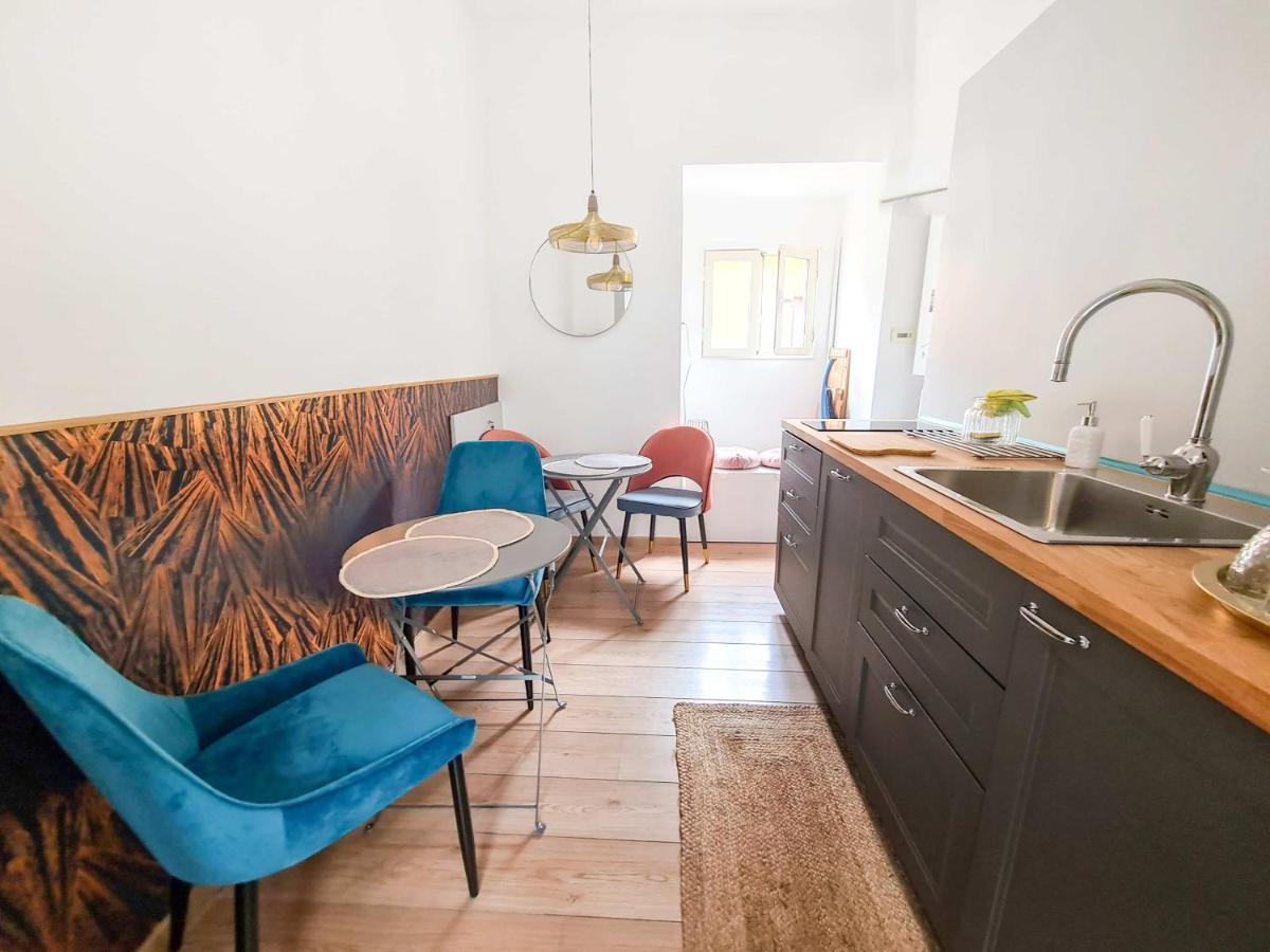 Via Vittoria Quattro — Photos 1